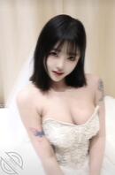 天花板级新娘半胸式婚纱，四十位大奶美女大饱眼福。2